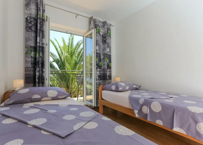 펜션 Lucica 수티반