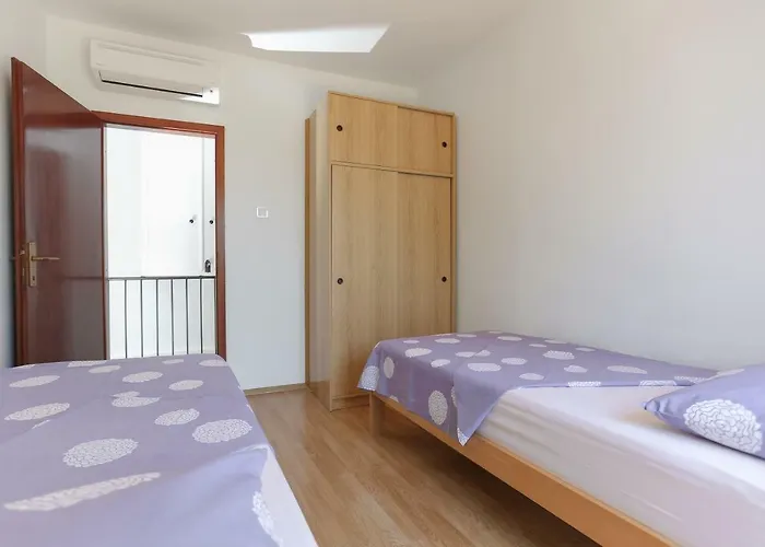 펜션 Lucica 수티반